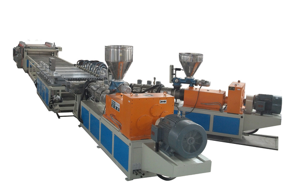 High Efficiency Plastic Extrusion Line , 915mm / 1220mm WPC Foamed Sheet Extrusion Line