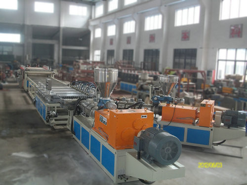 Plastic WPC Foam Sheet Extrusion Line For Cabinet / Furniture Board , High Efficiency