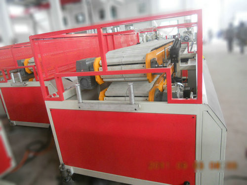 Plastic WPC Profile Extrusion Line High Efficiency Easy Operation CE ISO